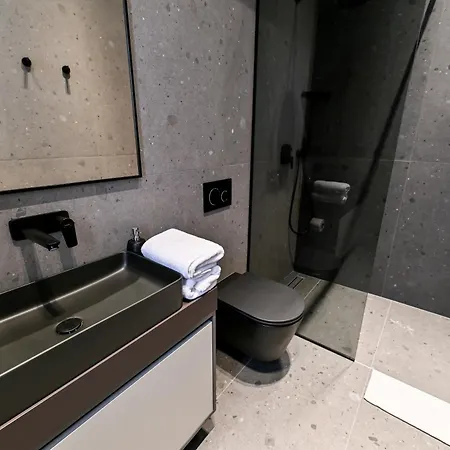 Three Pearls Deluxe & * ザダル