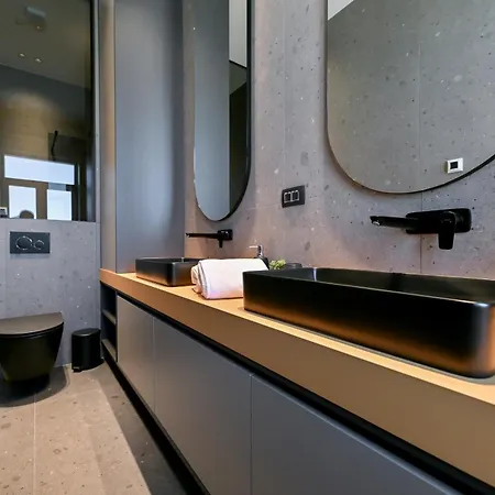 Three Pearls Deluxe & Appartamento