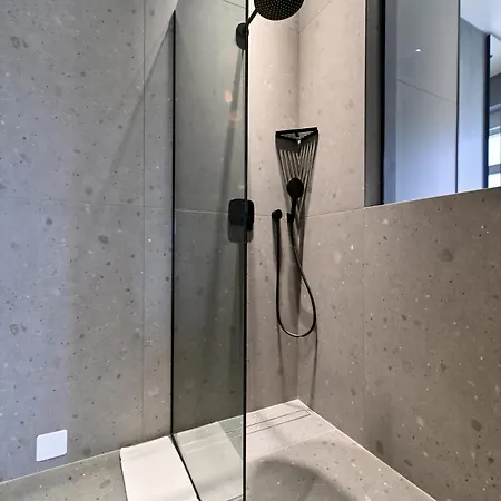 Three Pearls Deluxe & ザダル