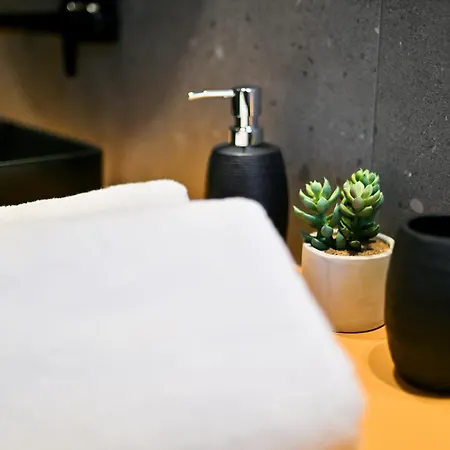 Three Pearls Deluxe & Apartman