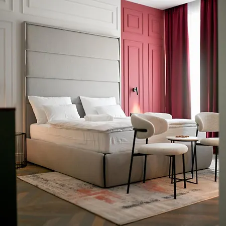 Three Pearls Deluxe & Apartman