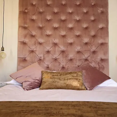 Apartman Three Pearls Deluxe & *