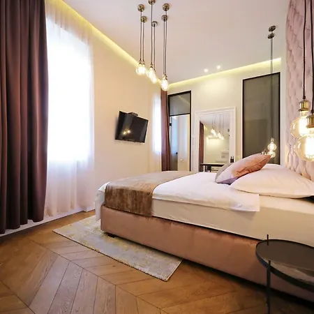 Apartman Three Pearls Deluxe & *