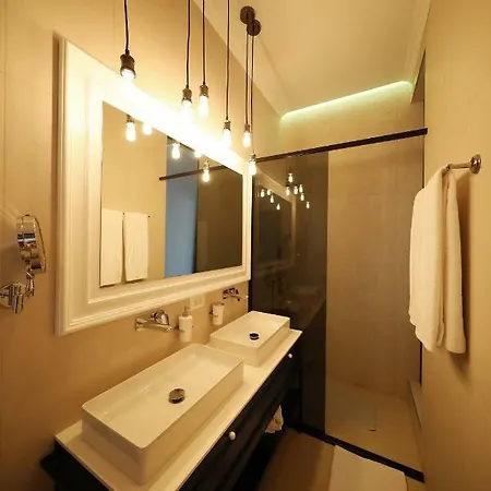 Three Pearls Deluxe & Apartman