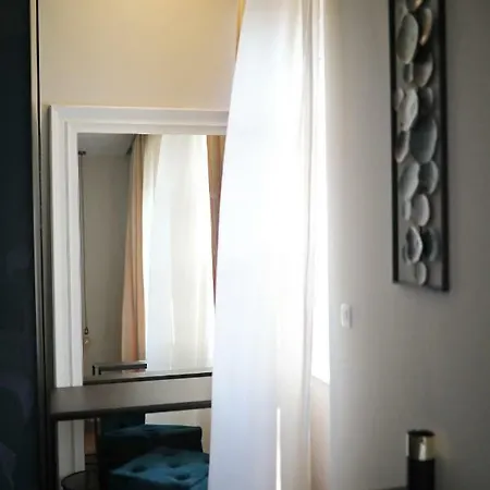 Three Pearls Deluxe & Appartement