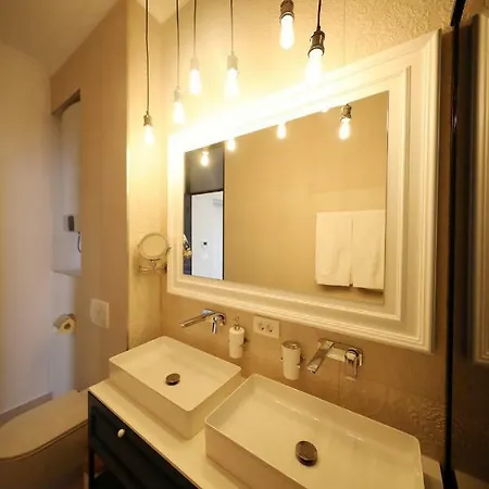 Apartman Three Pearls Deluxe & *