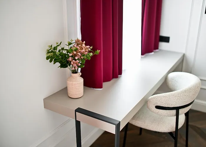 Three Pearls Deluxe & *