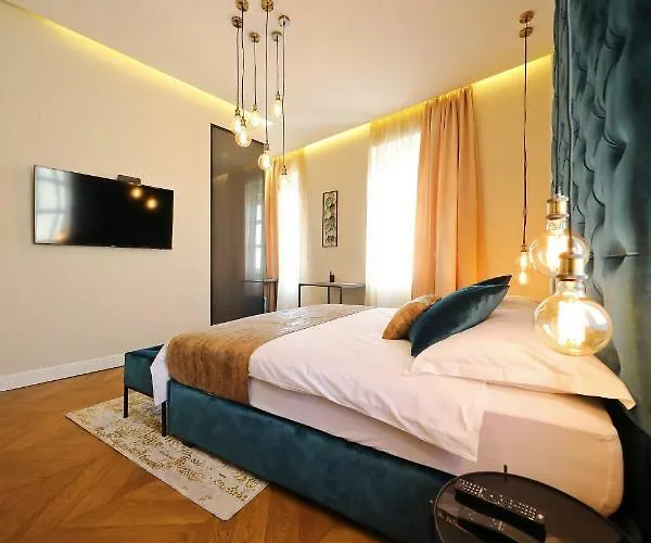 Apartment Three Pearls Deluxe & *